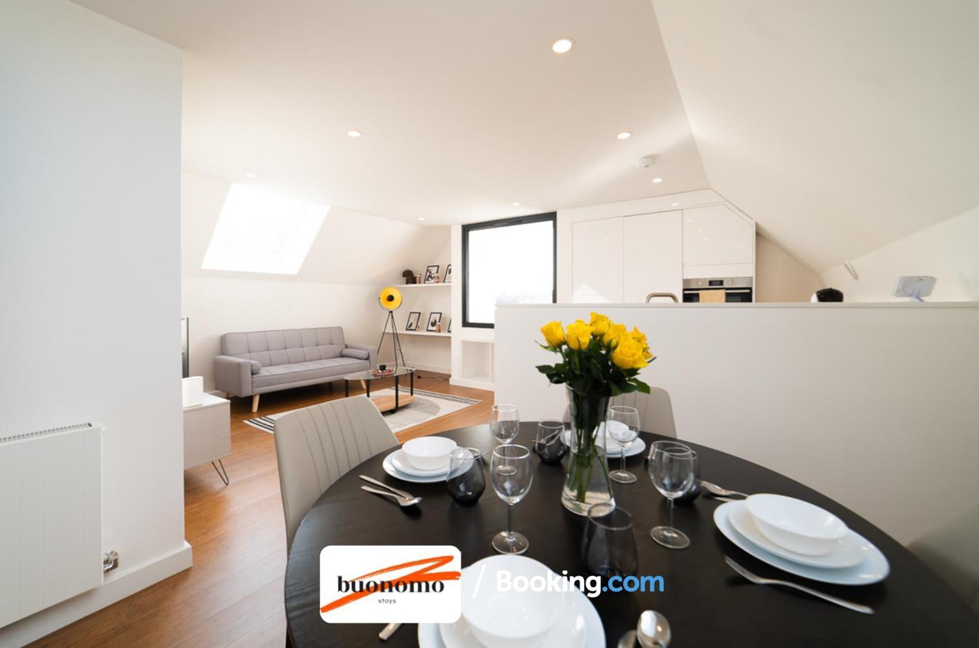 Two Bedroom Apartment At Buonomo Stays Short Lets & Serviced Accommodation Лондон Экстерьер фото