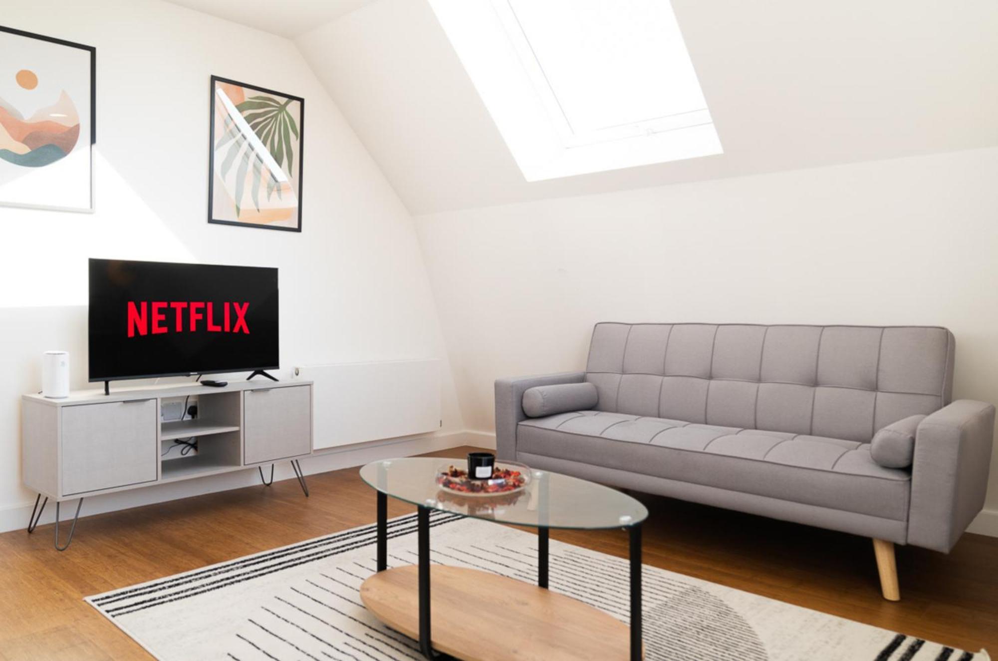 Two Bedroom Apartment At Buonomo Stays Short Lets & Serviced Accommodation Лондон Экстерьер фото