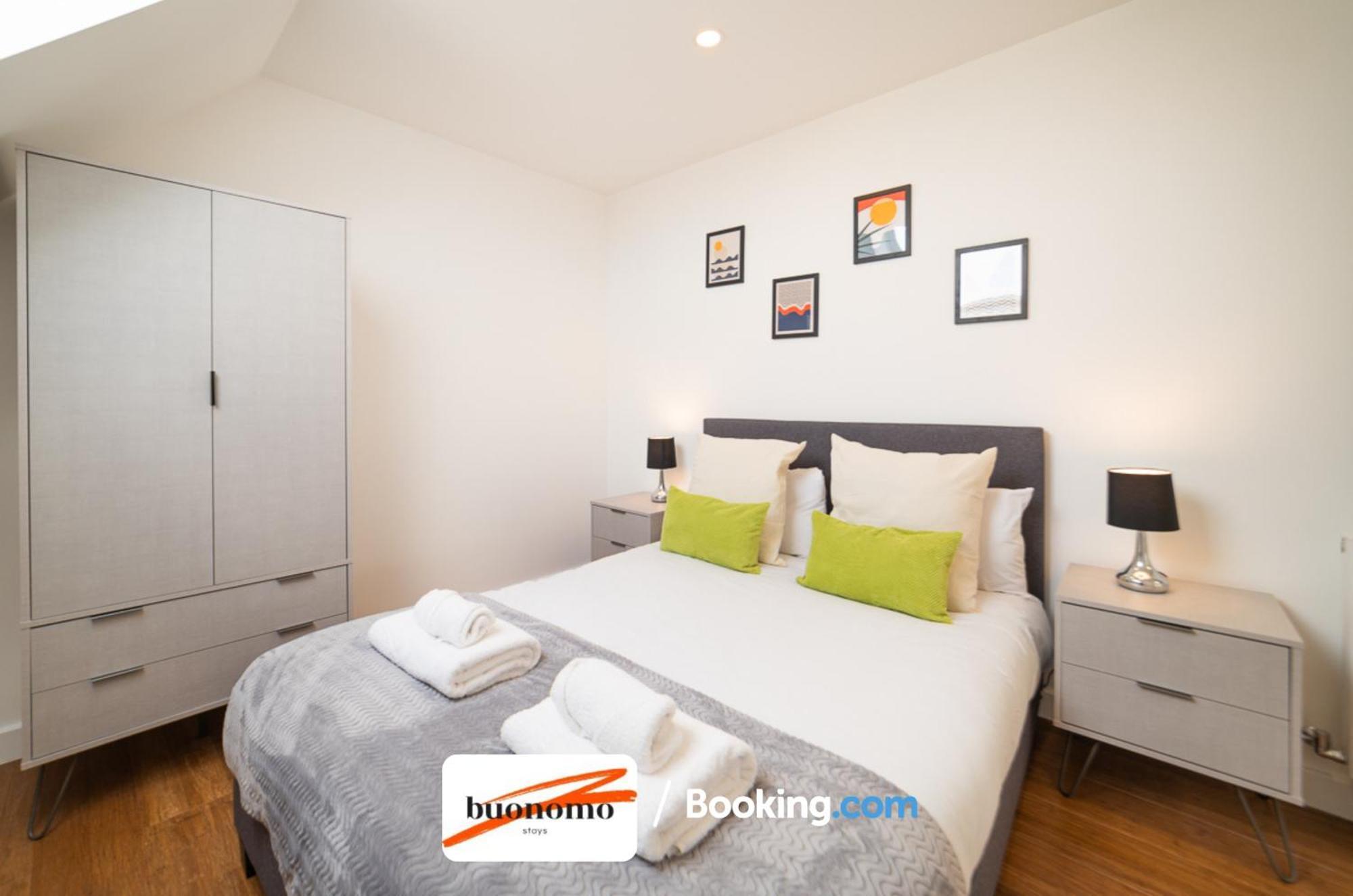 Two Bedroom Apartment At Buonomo Stays Short Lets & Serviced Accommodation Лондон Экстерьер фото