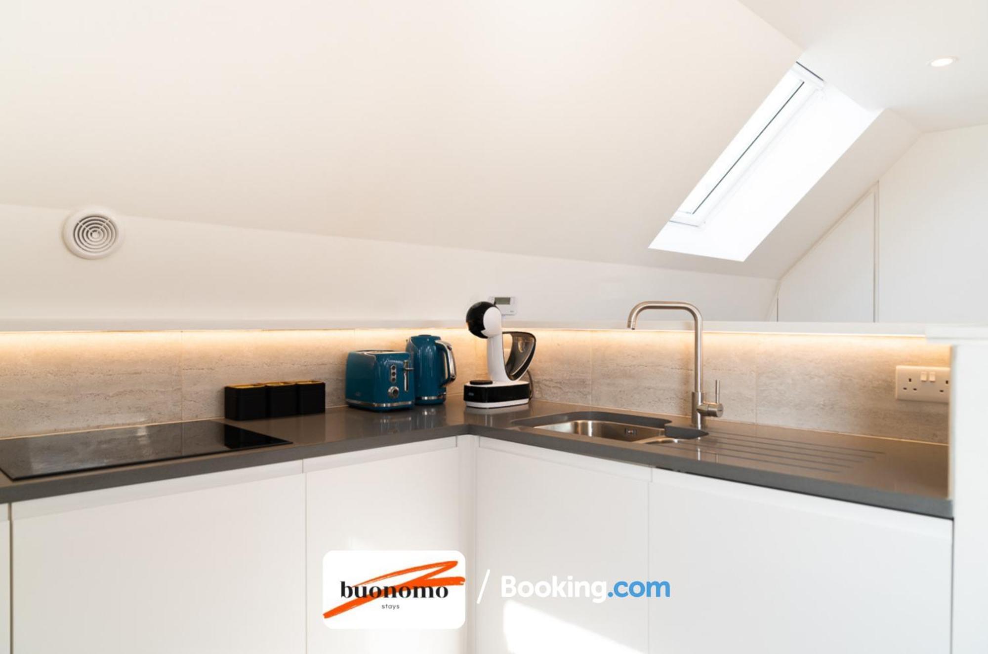 Two Bedroom Apartment At Buonomo Stays Short Lets & Serviced Accommodation Лондон Экстерьер фото
